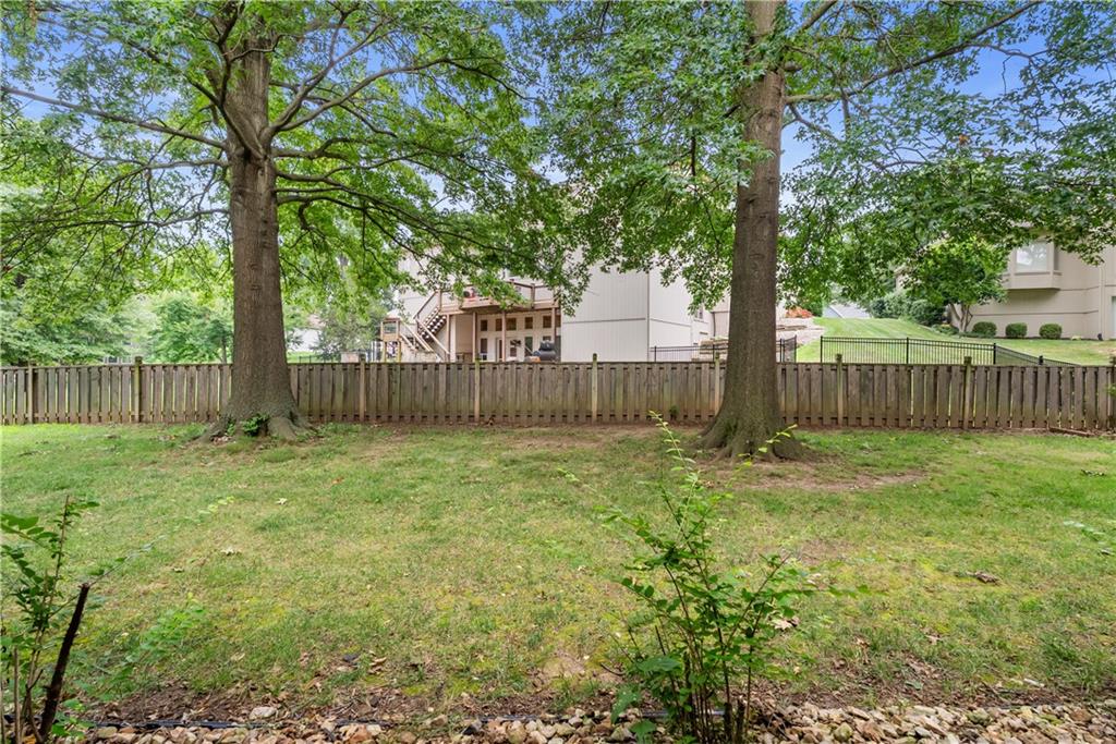 713 NE Plumbrook Pl, Lee's Summit, MO 64064