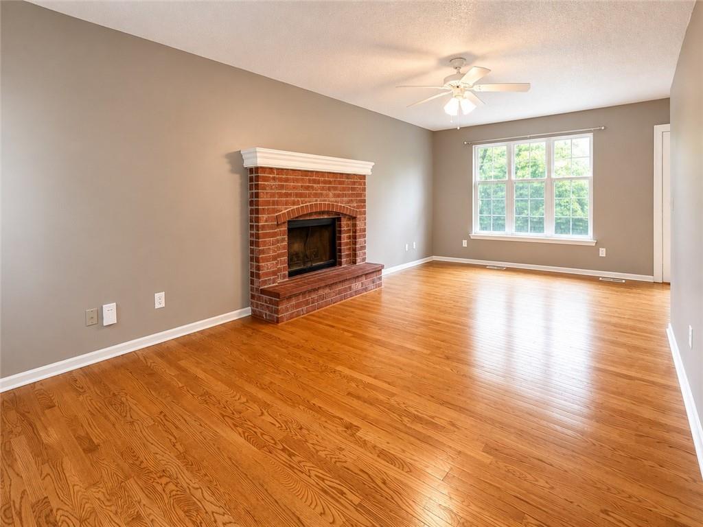 9629 W 51st St, Merriam, KS 66203