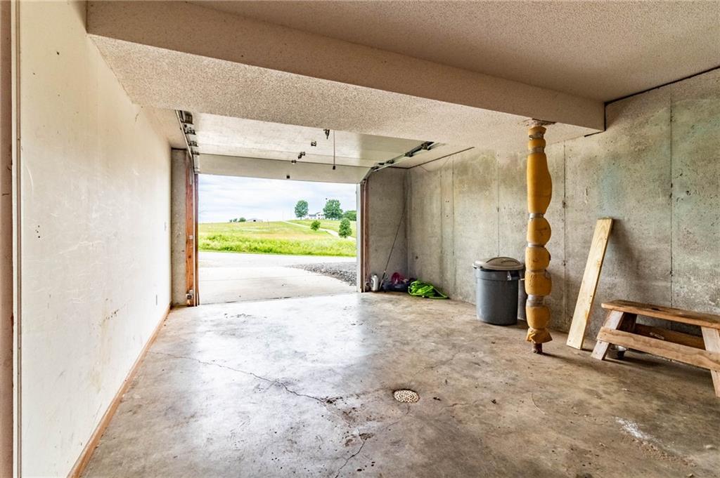 81 SW 101 Rd, Warrensburg, MO 64093