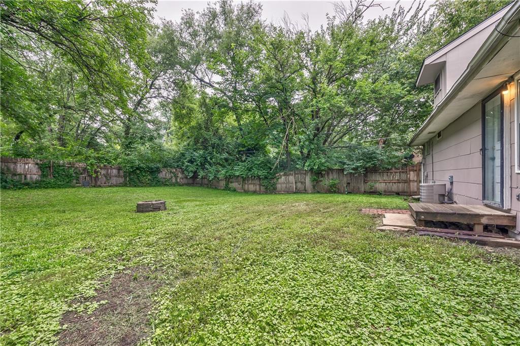 8603 Corrington Ave, Kansas City, MO 64138