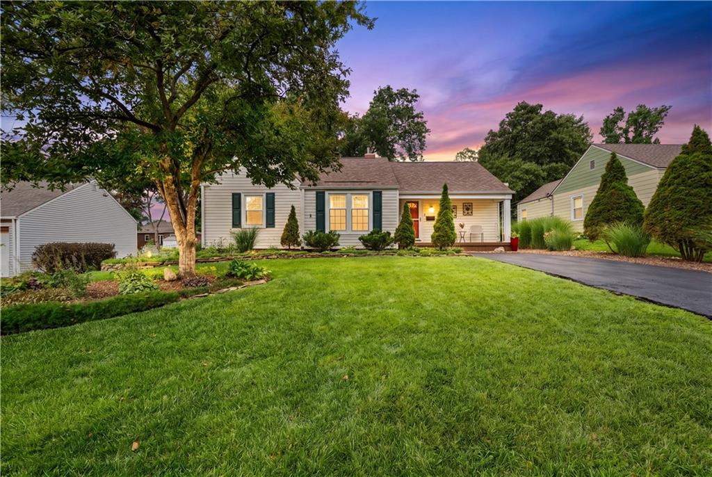 5824 Floyd St, Overland Park, KS 66202