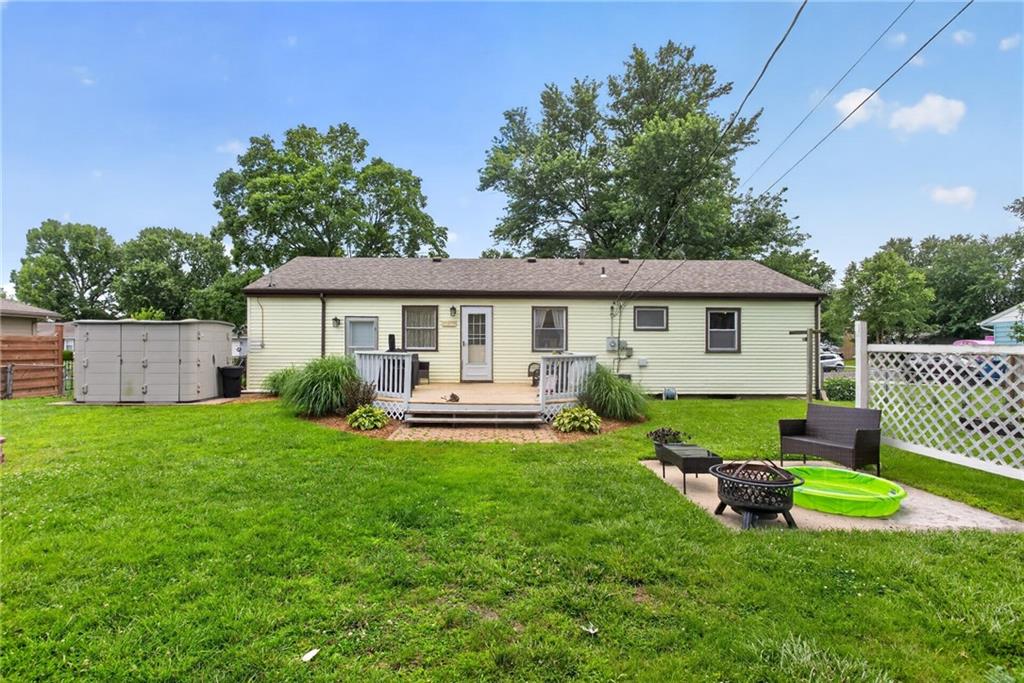 307 E College St, Odessa, MO 64076