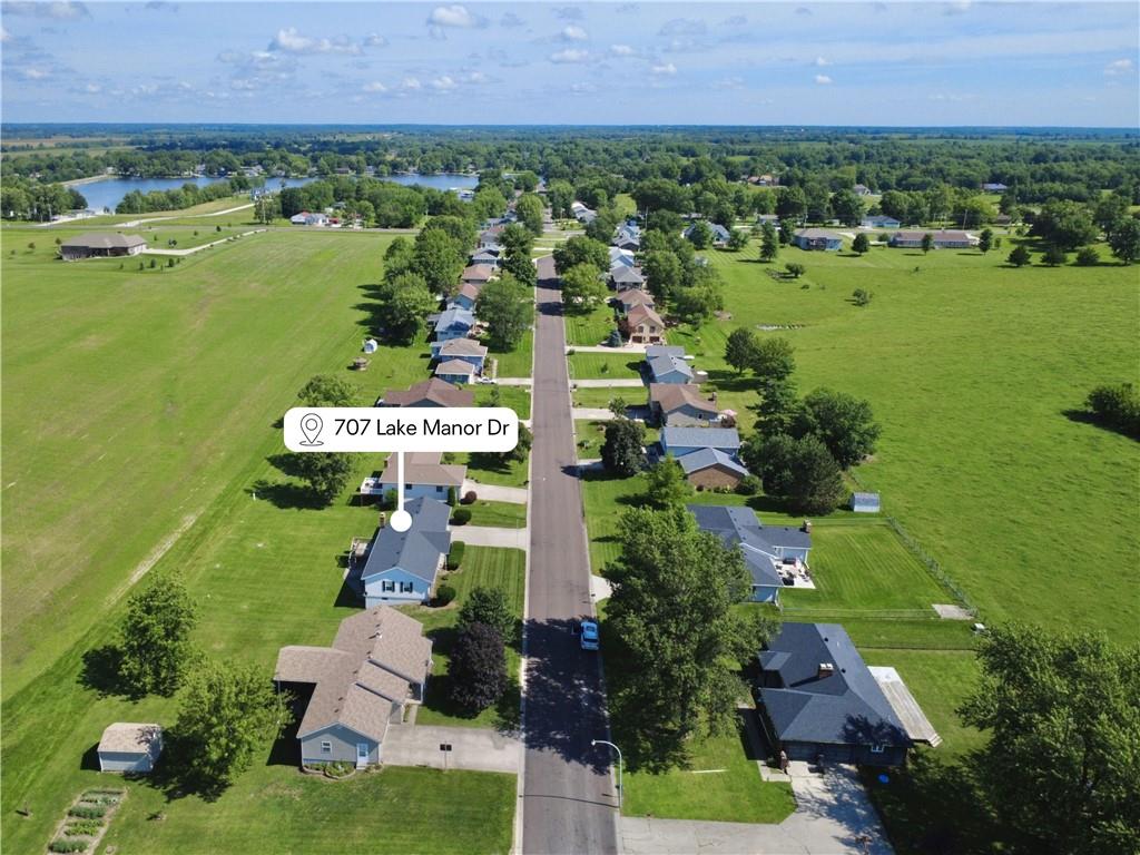 707 Lake Manor Dr, Trenton, MO 64683