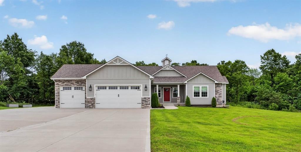 803 NE Lakota Dr, Adrian, MO 64720