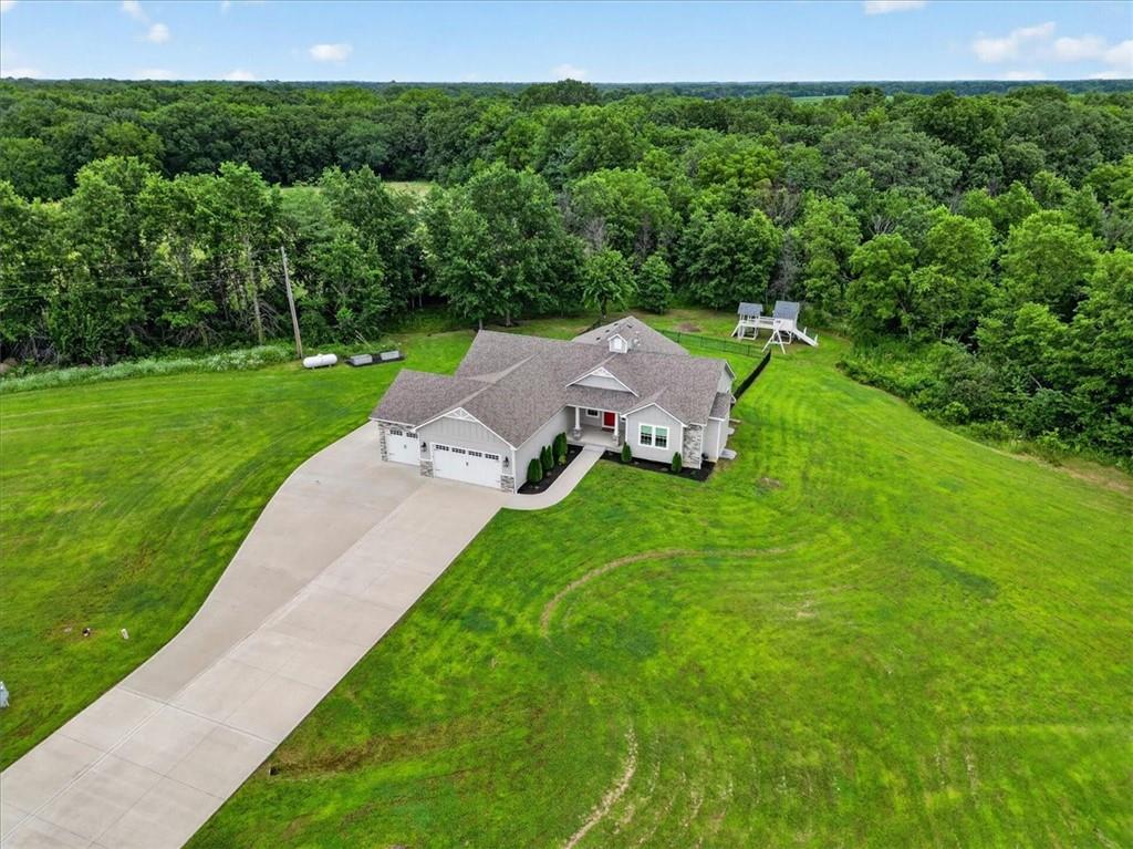 803 NE Lakota Dr, Adrian, MO 64720