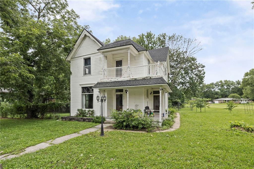 407 S 5th St, Garden City, MO 64747