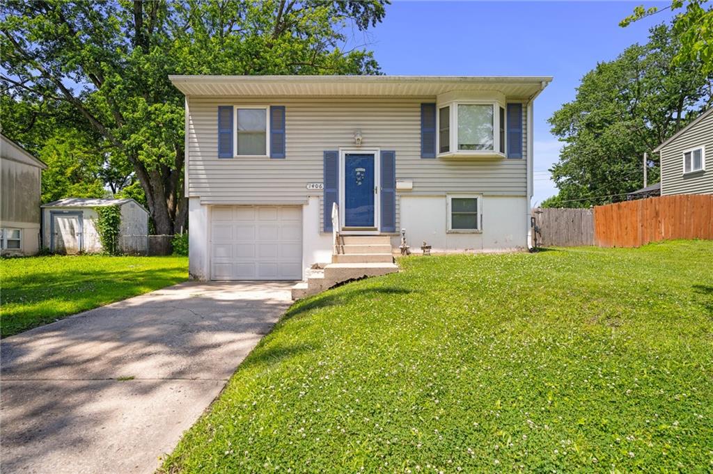 1406 N Osage Trl, Independence, MO 64058