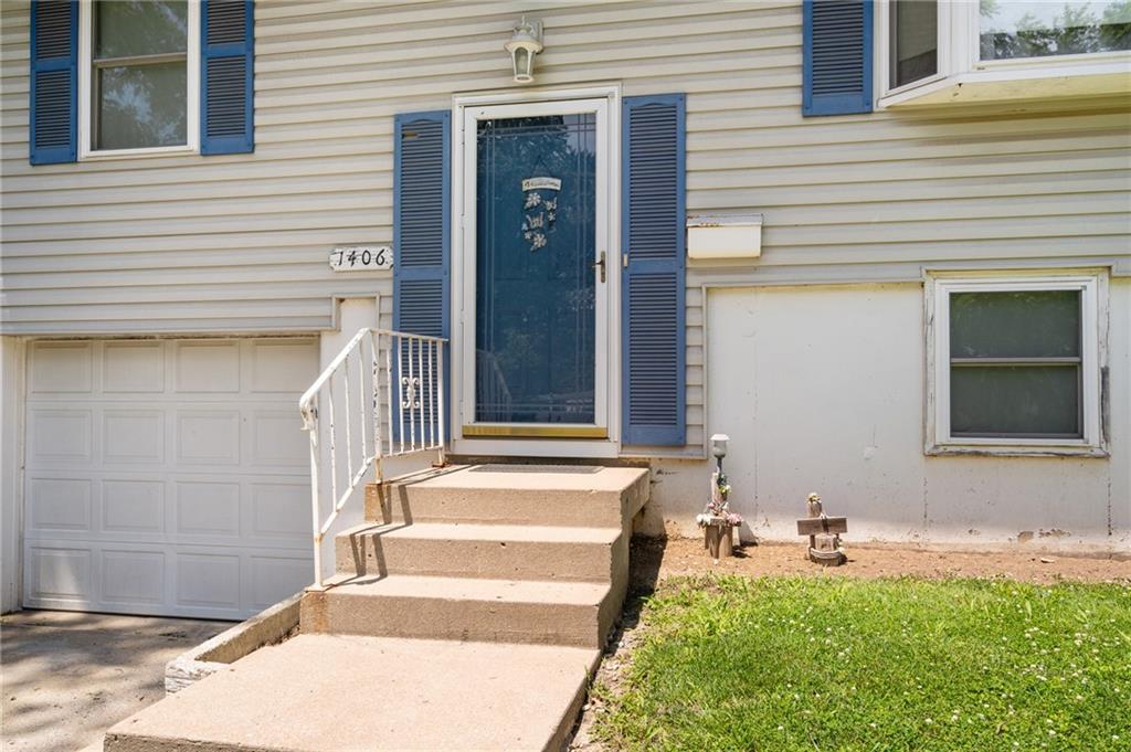 1406 N Osage Trl, Independence, MO 64058