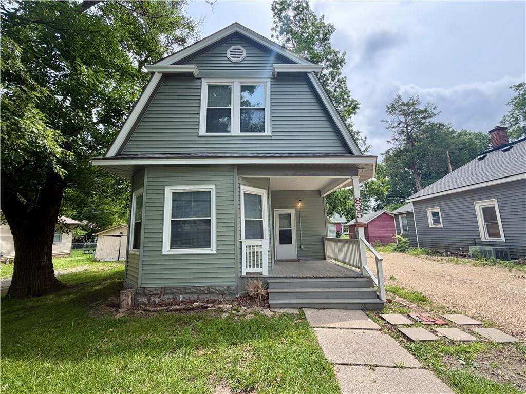 835 S Hickory St, Ottawa, KS 66067