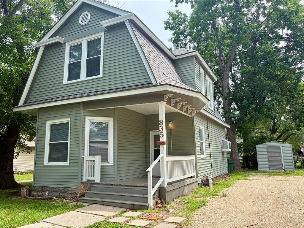 835 S Hickory St, Ottawa, KS 66067