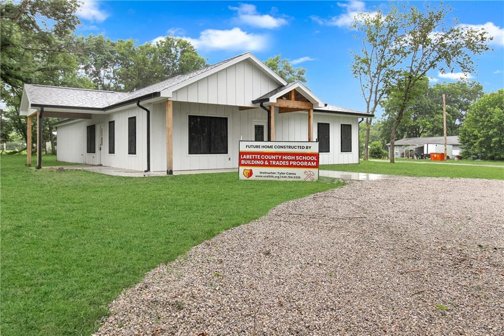 605 Hackberry St, Bartlett, KS 67332