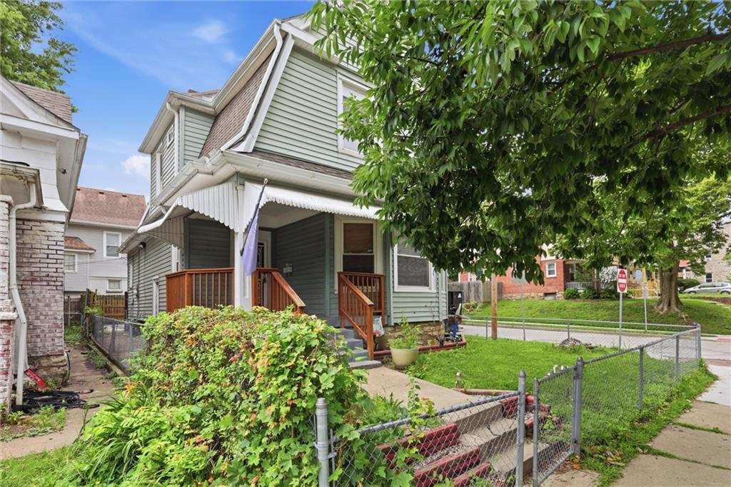 1321 W 40th St, Kansas City, MO 64111