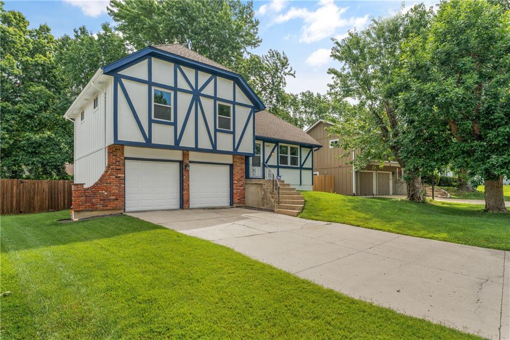 14813 S Wyandotte Dr, Olathe, KS 66062