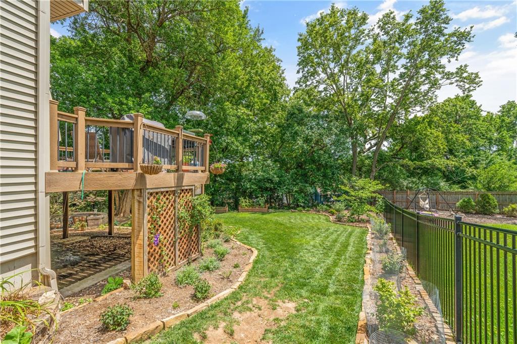 15007 W 76th St, Lenexa, KS 66216