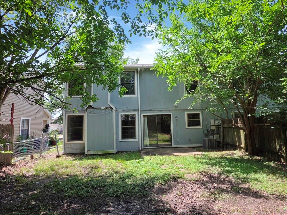 4012 Overland Dr, Lawrence, KS 66049