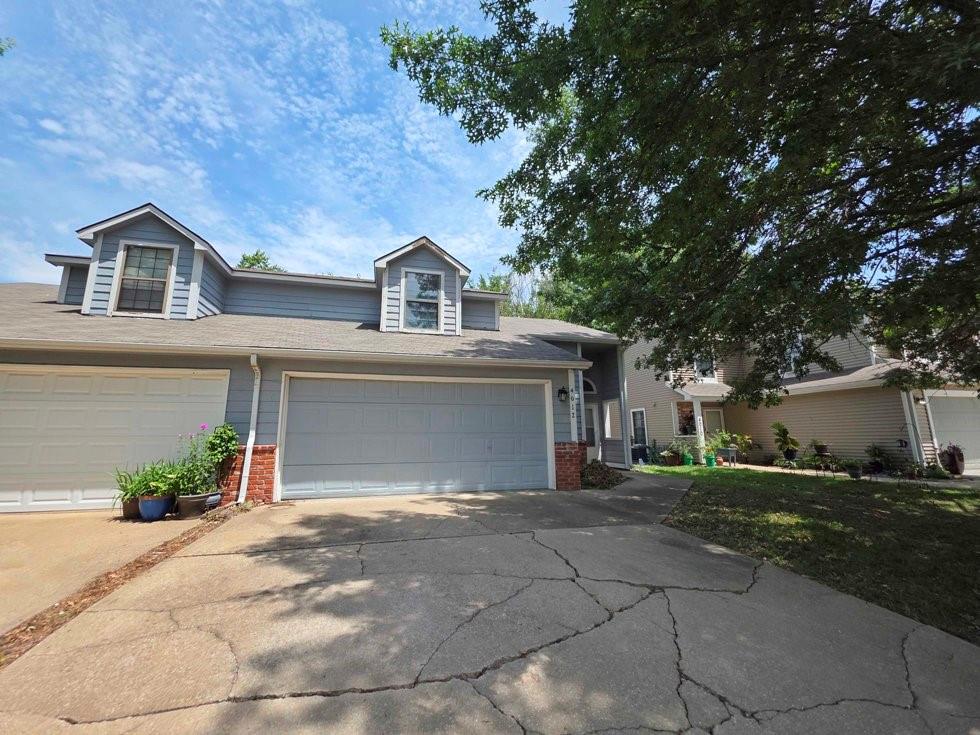 4012 Overland Dr, Lawrence, KS 66049