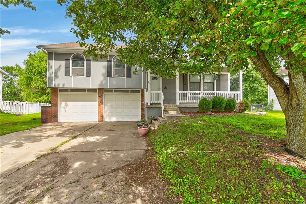87 Oak St, Garden City, MO 64747