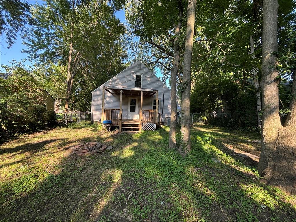 402 Benton St, Richmond, MO 64085