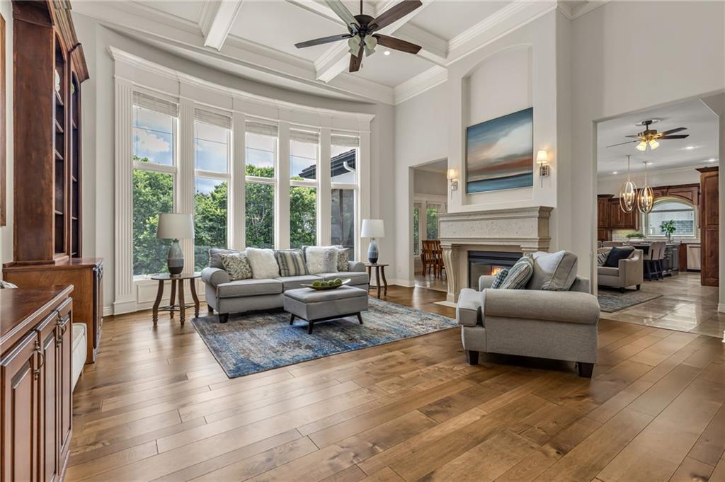 2421 NE Lake Breeze Dr, Lee's Summit, MO 64086
