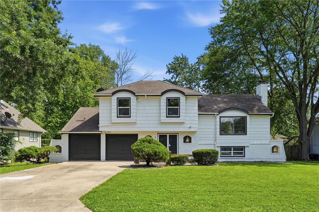6901 E 127th Ter, Grandview, MO 64030