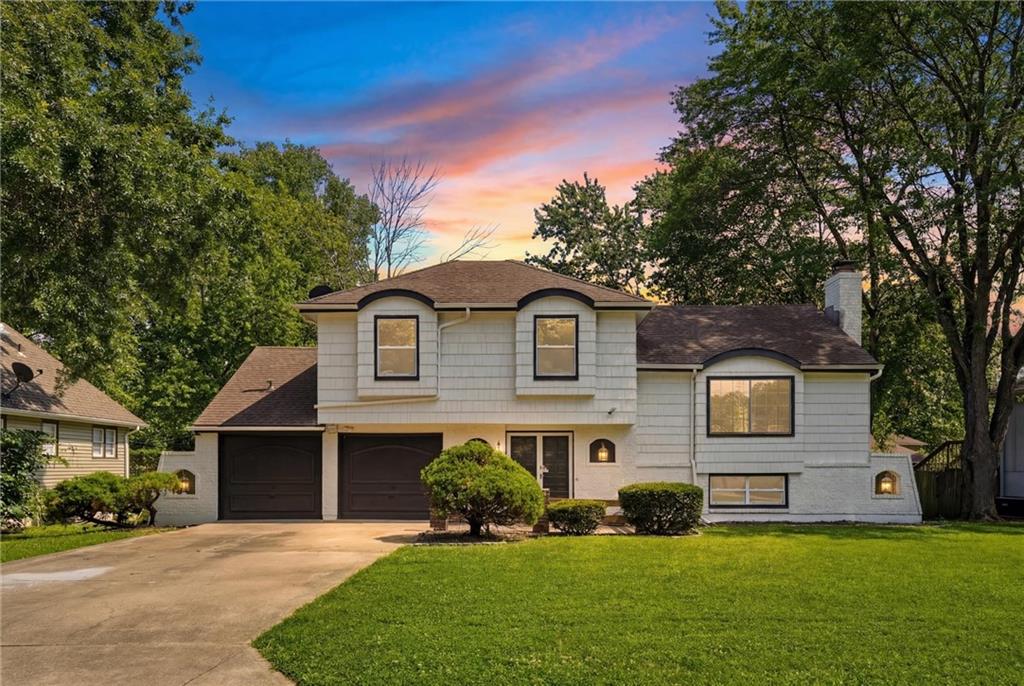 6901 E 127th Ter, Grandview, MO 64030