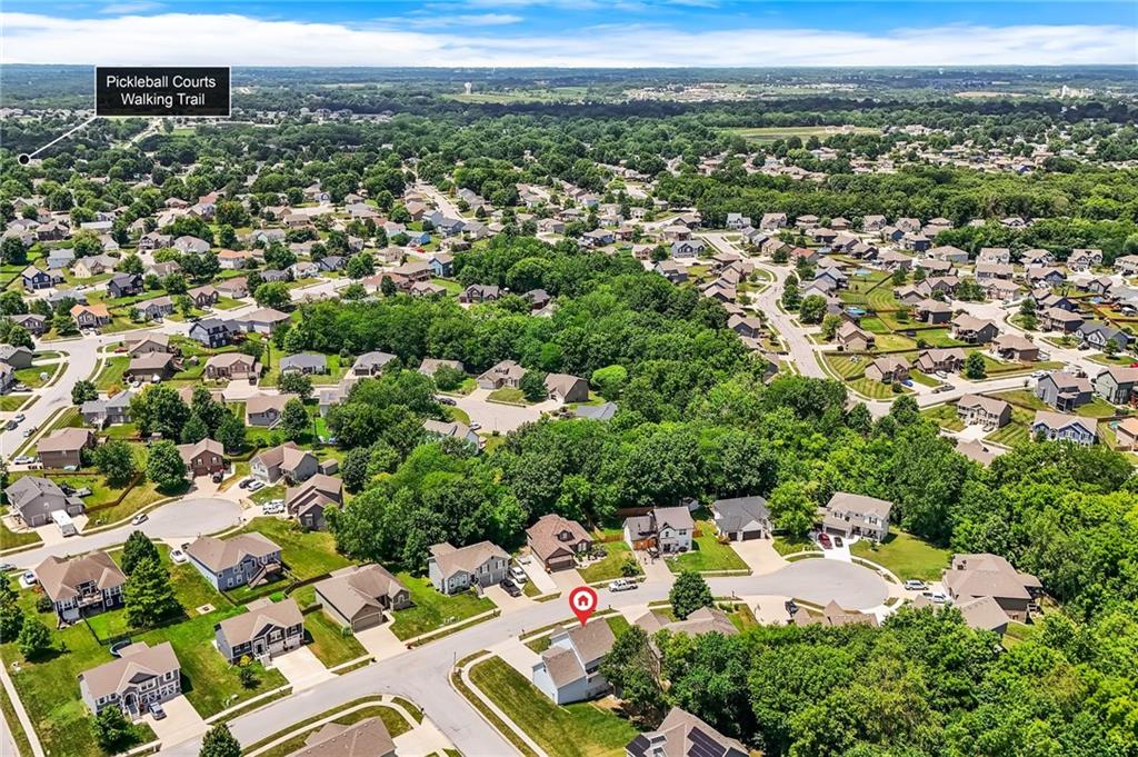 1613 Renea Ct, Kearney, MO 64060