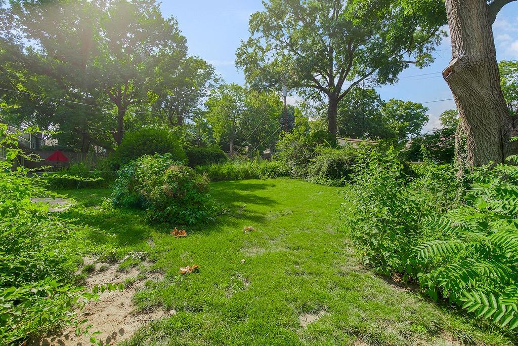 3718 W 52nd Ter, Roeland Park, KS 66205