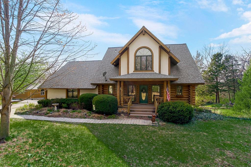 14850 Oak Valley Dr, Gardner, KS 66030