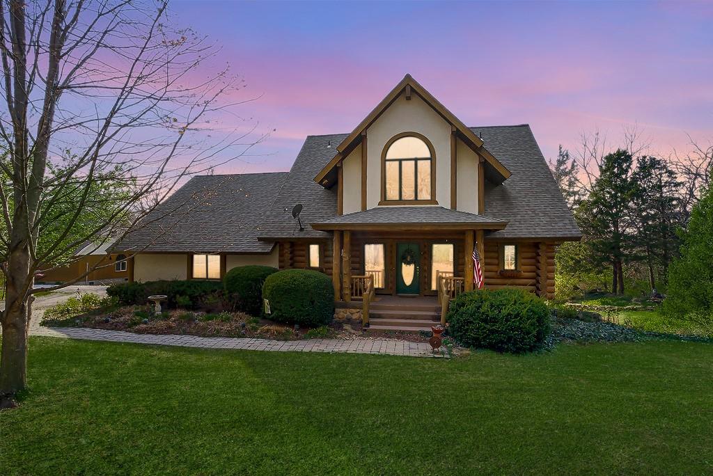 14850 Oak Valley Dr, Gardner, KS 66030