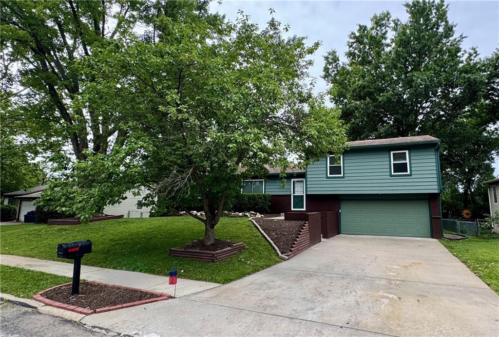 1607 W 28 Ter, Lawrence, KS 66046