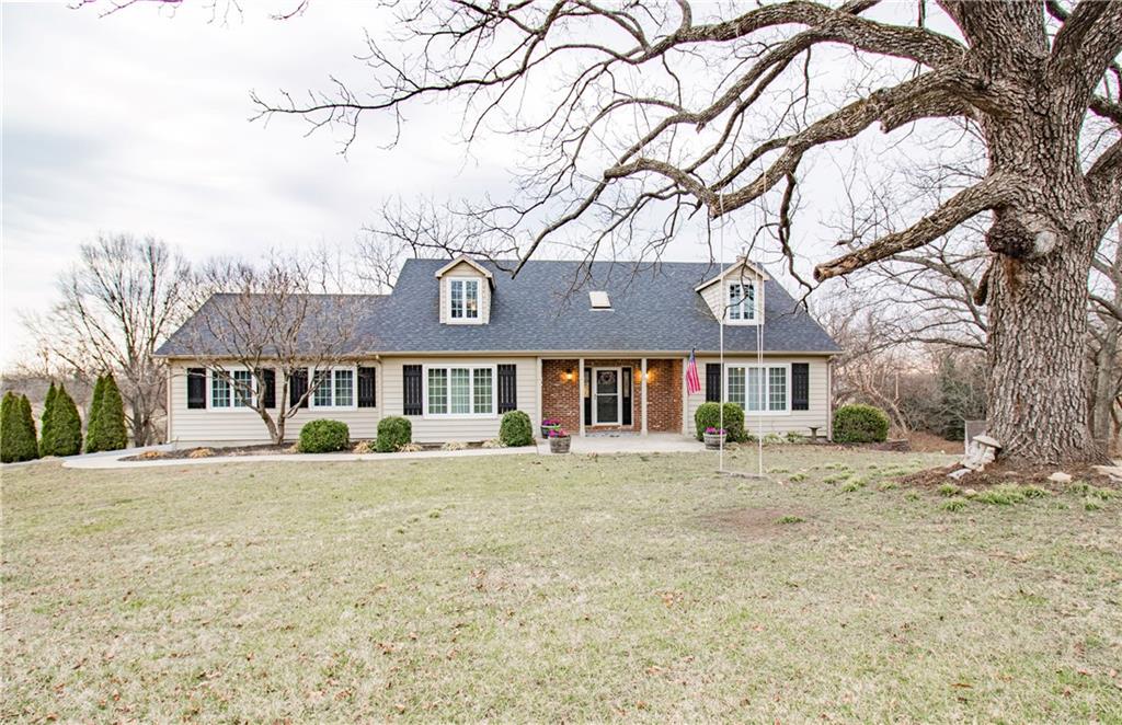 213 NE 51 Rd, Warrensburg, MO 64093