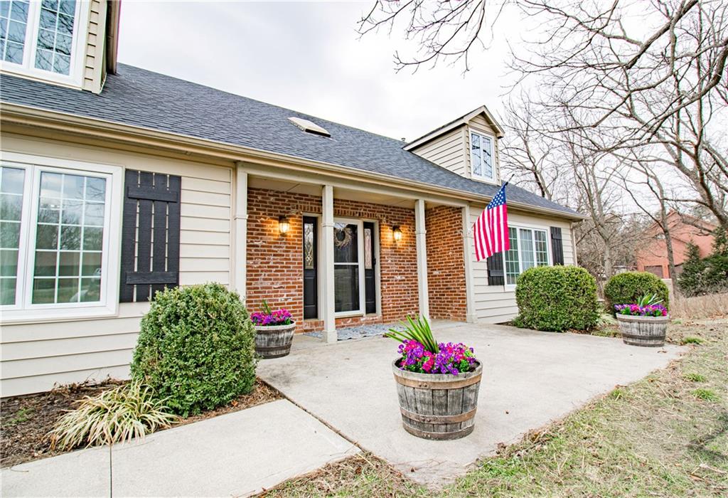 213 NE 51 Rd, Warrensburg, MO 64093