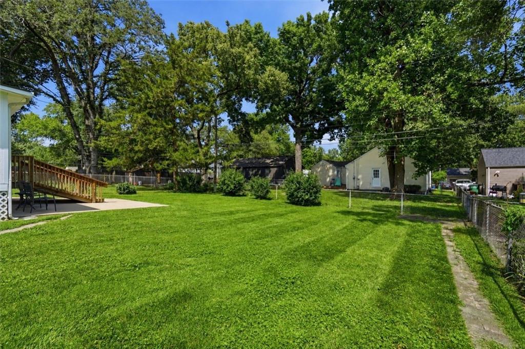 5427 Briar St, Roeland Park, KS 66205