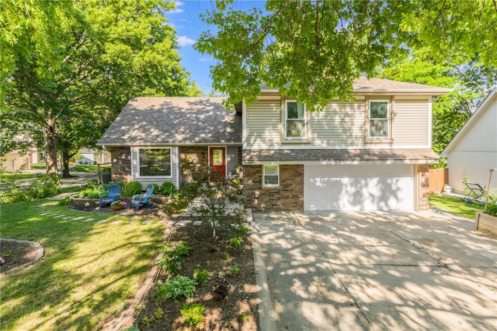 5909 N Norton Ave, Gladstone, MO 64119