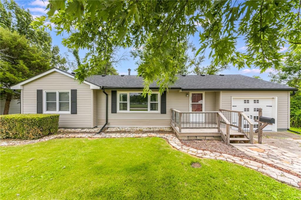 503 E Mckissock St, Knob Noster, MO 65336