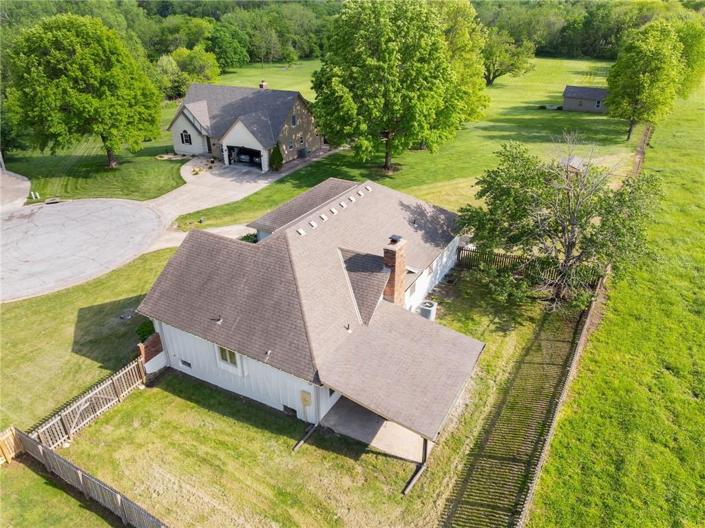 1008 Ne Remington Ct, Lee's Summit, MO 64086