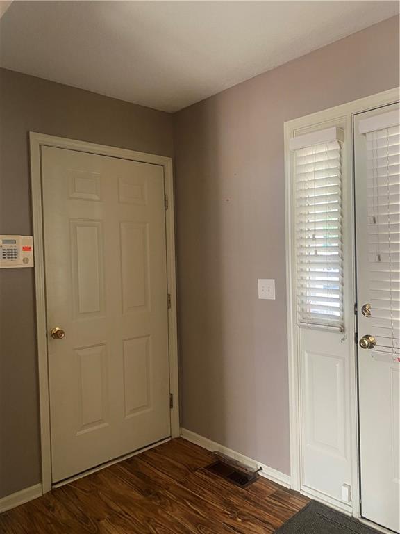 2301 Richwood Cir, Blue Springs, MO 64015