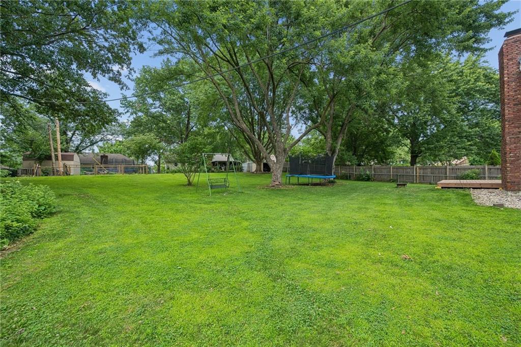 6804 N Agnes Ave, Gladstone, MO 64119