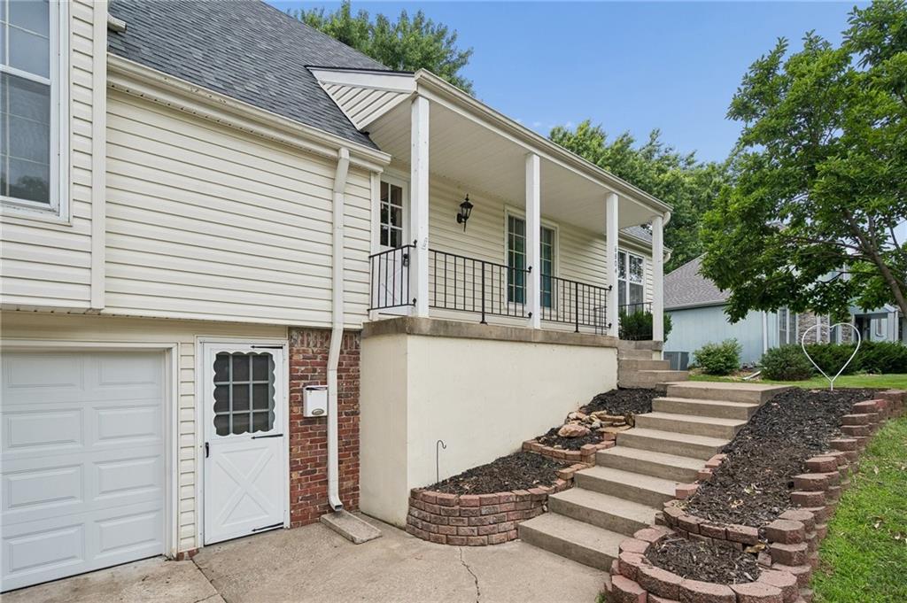 6804 N Agnes Ave, Gladstone, MO 64119