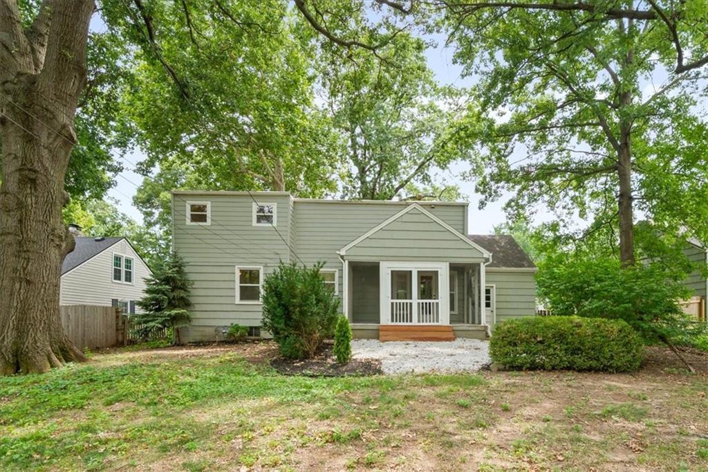 5200 W 72nd St, Prairie Village, KS 66208