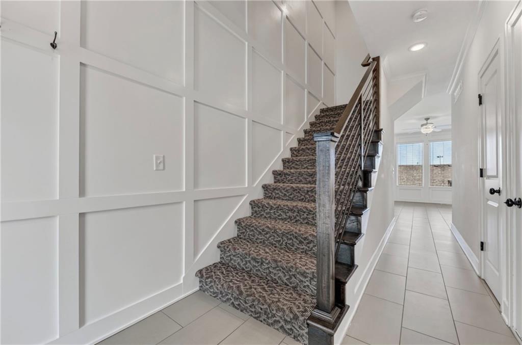 7401 Aaron St, Parkville, MO 64152