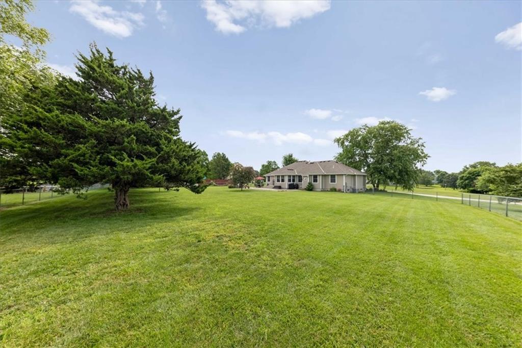 603 Canyon Dr, Pleasant Hill, MO 64080