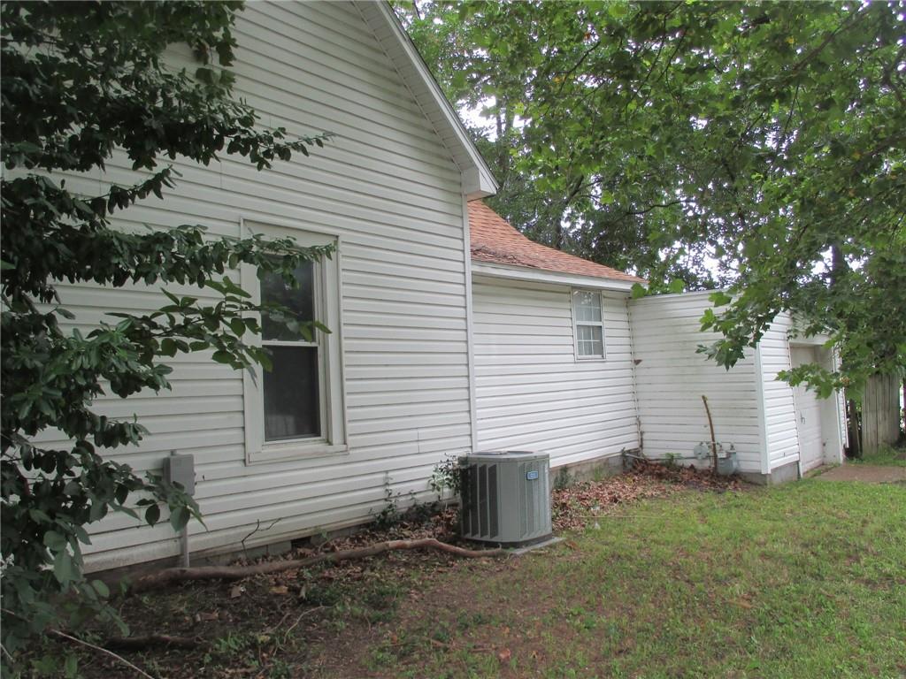 1700 E 7th St, Sedalia, MO 65301