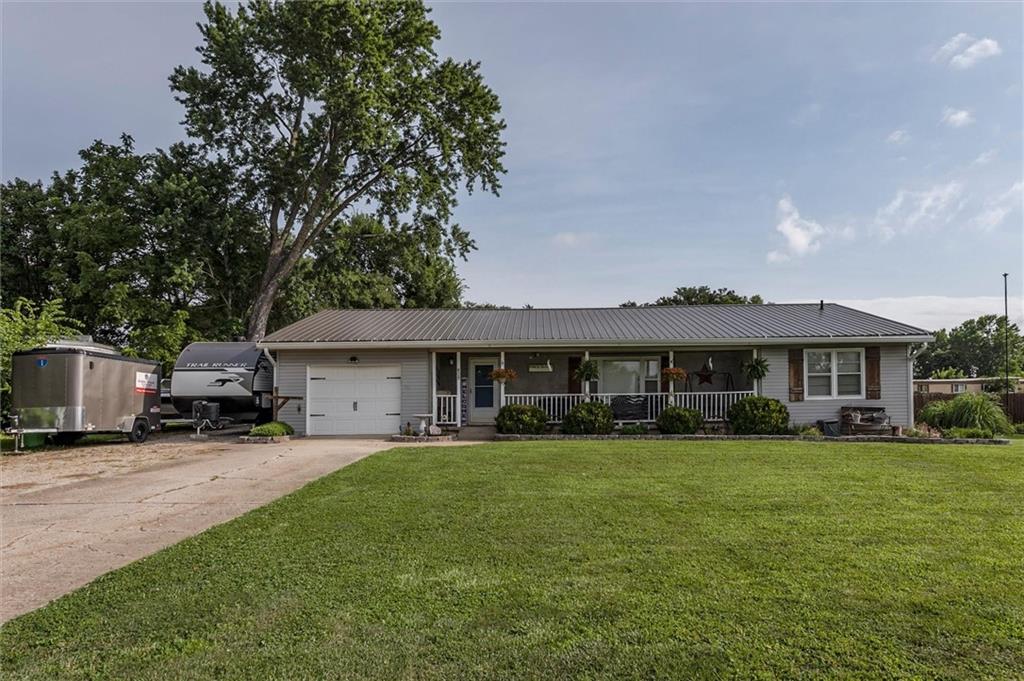 409 E Franklin St, Pomona, KS 66076