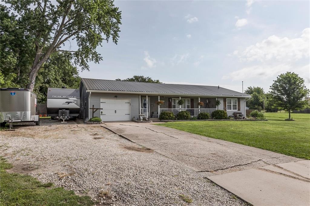 409 E Franklin St, Pomona, KS 66076