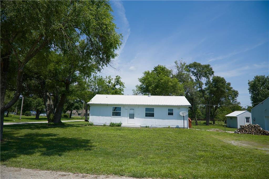 163 6th St, Wellsville, KS 66092