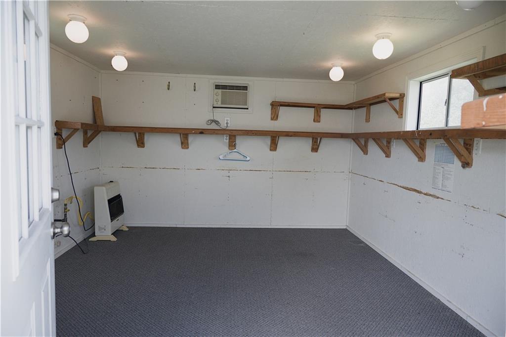 163 6th St, Wellsville, KS 66092