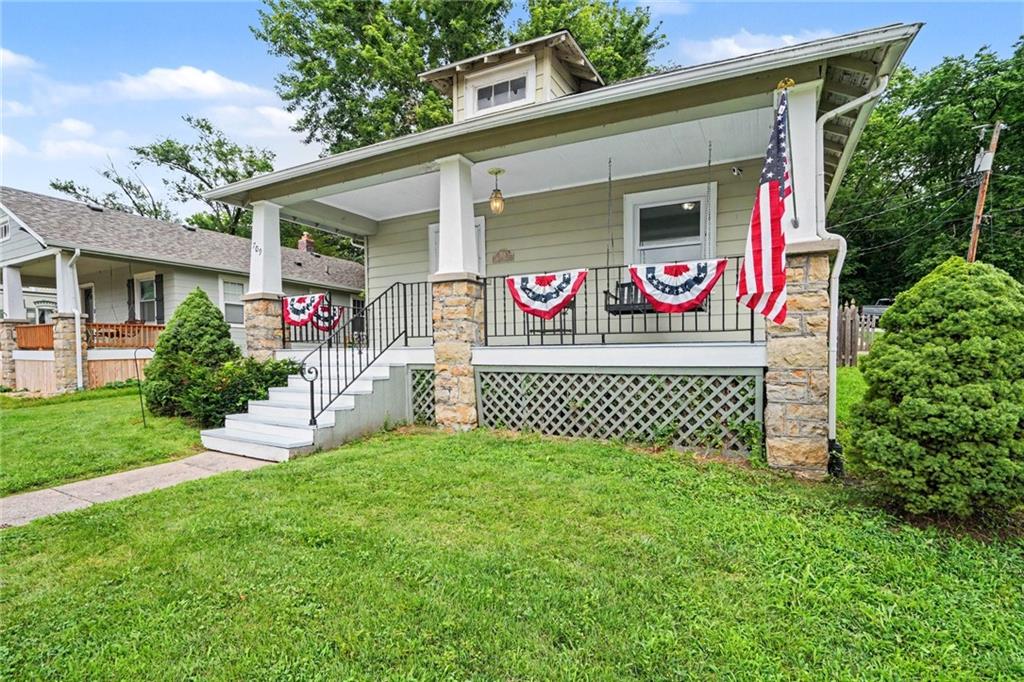 709 4th St, Platte City, MO 64079