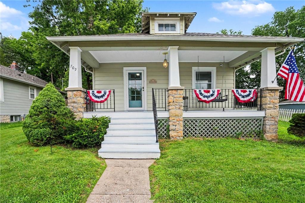 709 4th St, Platte City, MO 64079