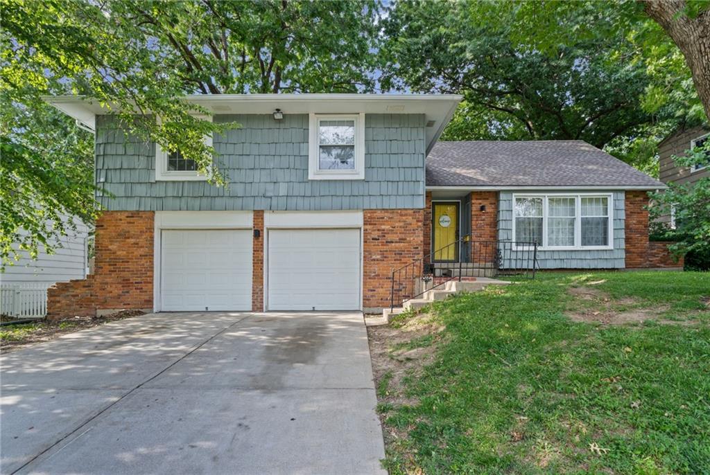 3728 Birchwood Dr, Kansas City, MO 64137